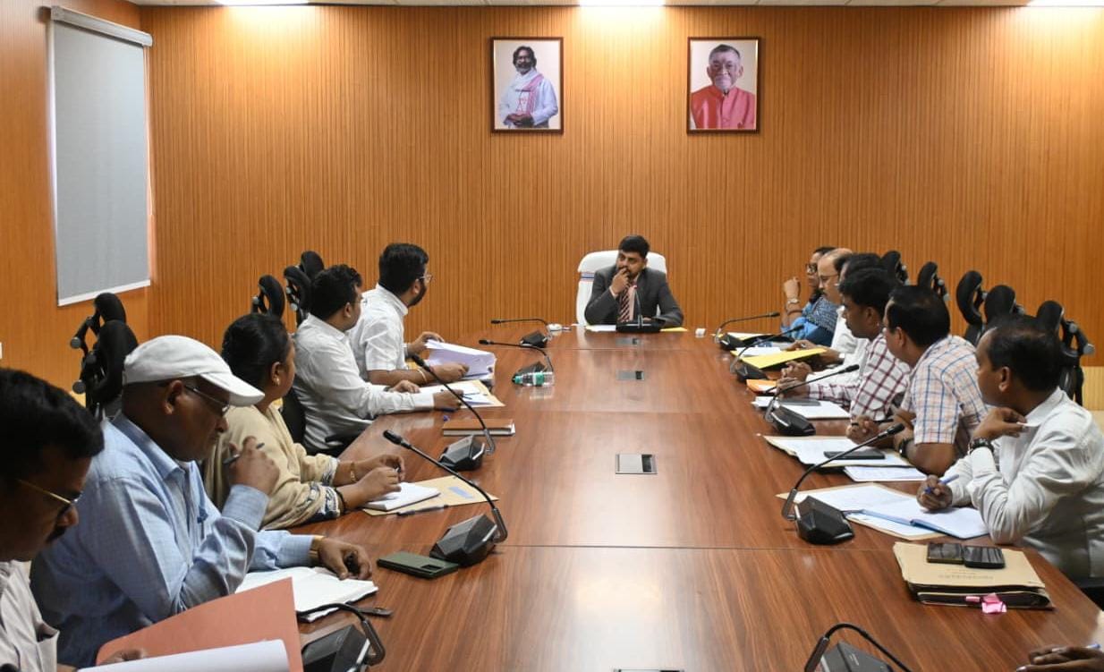 बिना लाइसेंस पटाखा बेचने वालों पर होगी सख्त कार्रवाईः धनबाद डीसी