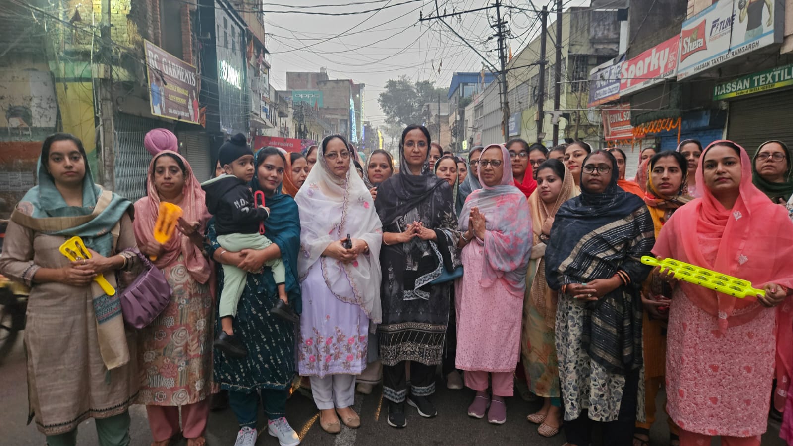 रामगढ़ः गुरुनानक देव के प्रकाशोत्सव को लेकर समाज के लोगों ने निकाली प्रभातफेरी