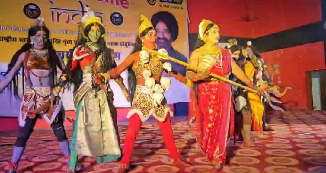 गिरिडीहः राष्ट्रीय नृत्य प्रतियोगिता ‘आ जा नचले’ शुरू, अलग-अलग राज्यों के प्रतिभागियों ने दी प्रस्तुति