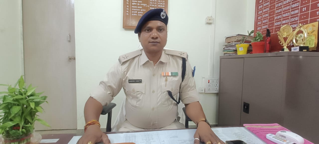 चक्रधरपुर के नए थाना प्रभारी अवधेश कुमार ने पदभार संभाला