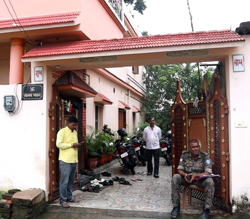 धनबादः कुर्मीडीह में महिला ने लगाई फांसी, जांच में जुटी पुलिस
