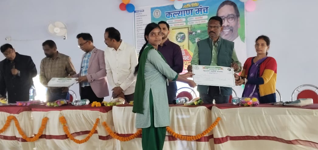 बहरागोड़ाः 'सरकार आपके द्वार' शिविर में 3 पंचायतों के लोगों को मिला योजनाओं का लाभ