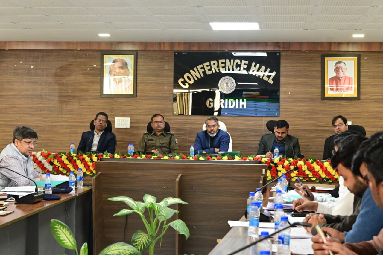 नशीले पदार्थों की तस्करी के खिलाफ बरतें सख्तीः गिरिडीह डीसी