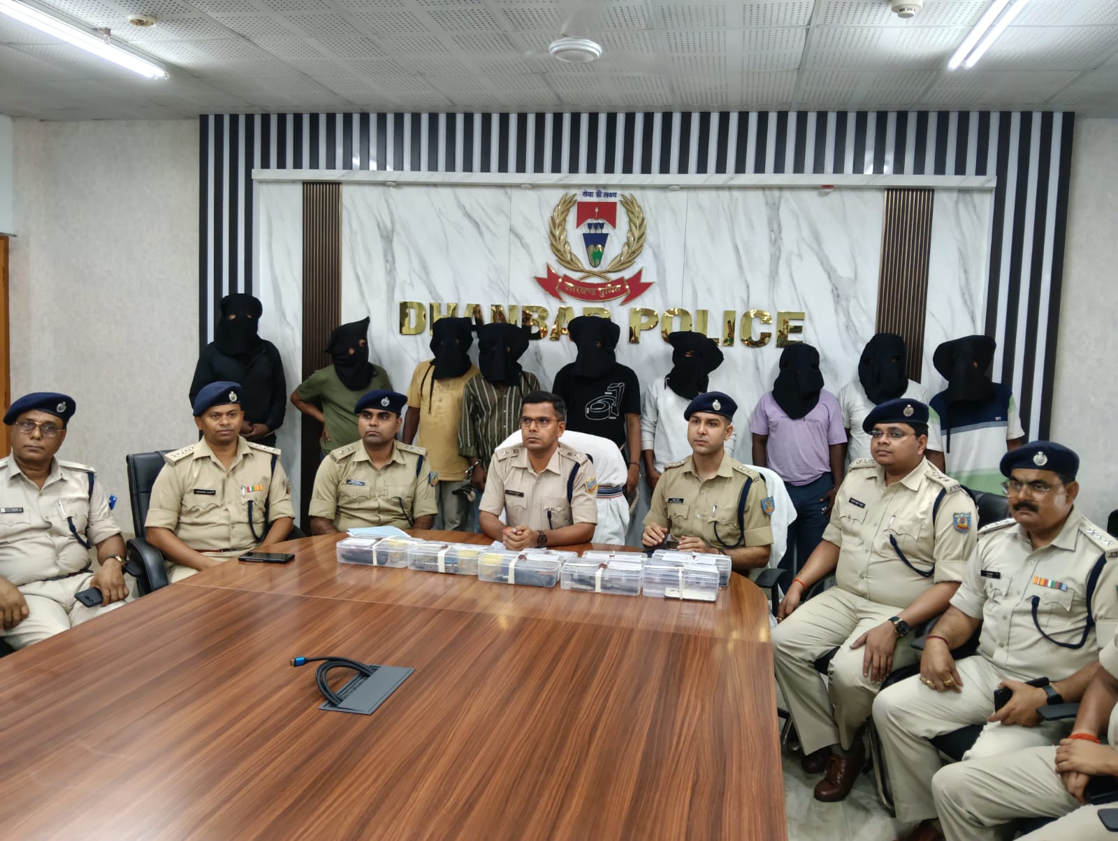 Breaking : धनबाद पुलिस को बड़ी सफलता, गैंगस्टर प्रिंस खान के 9 गुर्गे गिरफ्तार
