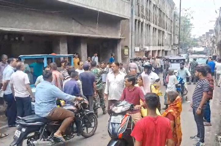 झरिया में मनचले युवक ने छात्रा को छेड़खानी के बाद बाइक से मारी टक्कर, घायल