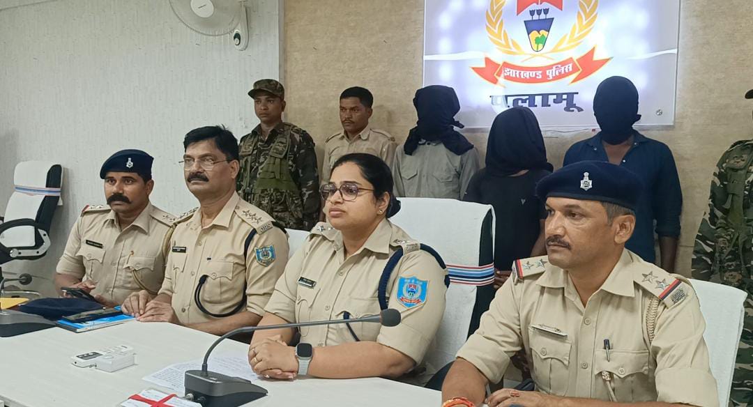 पलामूः कार लूटने की नियत से बदमाशों ने युवक को किया था घायल, 3 गिरफ्तार