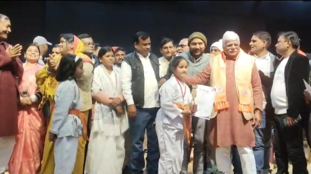 पलामूः खेल से अनुशासन, एकता व स्वस्थ समाज का होता है निर्माण- वीडी राम