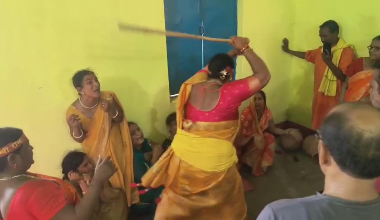 धनबादः रुद्र महायज्ञ के दौरान महिलाओं से 6 लाख के गहने झपटे, 6 संदिग्ध हिरासत में