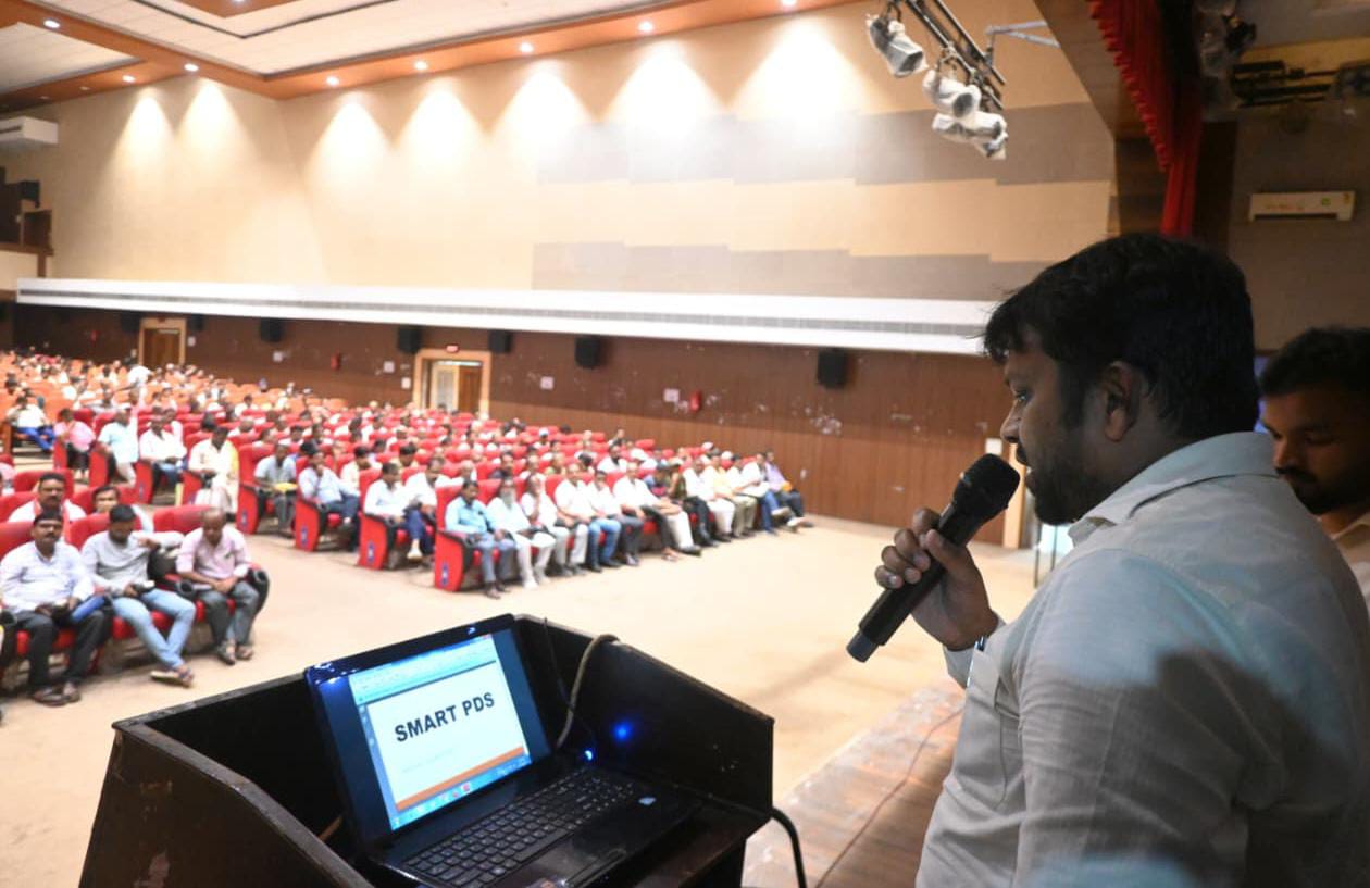 धनबाद : 650 राशन डीलरों को दिया गया स्मार्ट पीडीएस सिस्टम का प्रशिक्षण