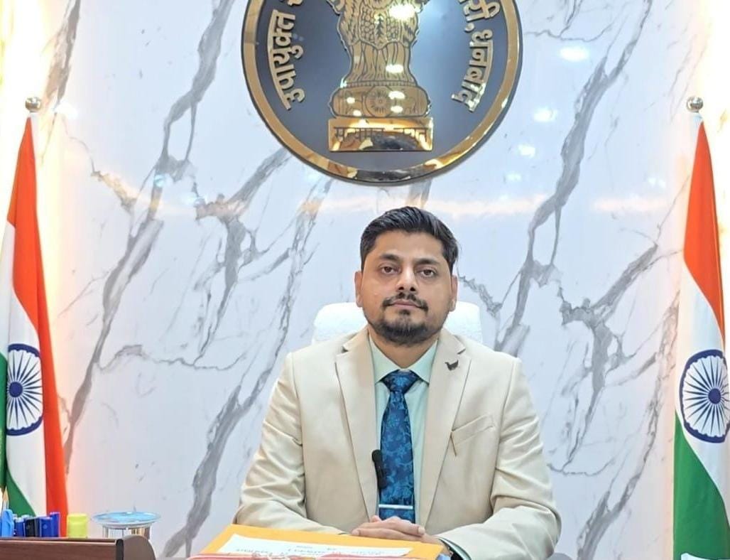 शिक्षकों की उपस्थिति में धनबाद झारखंड में दूसरे नंबर पर, डीसी ने की सराहना