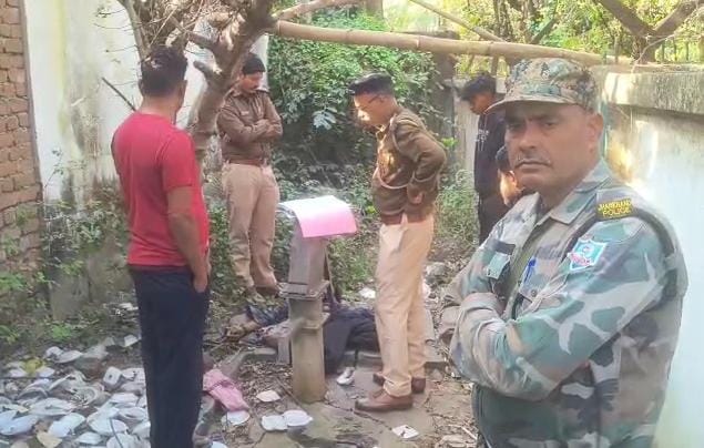 धनबादः स्कूल परिसर में फंदे से लटका मिला छात्र का शव, जांच में जुटी पुलिस