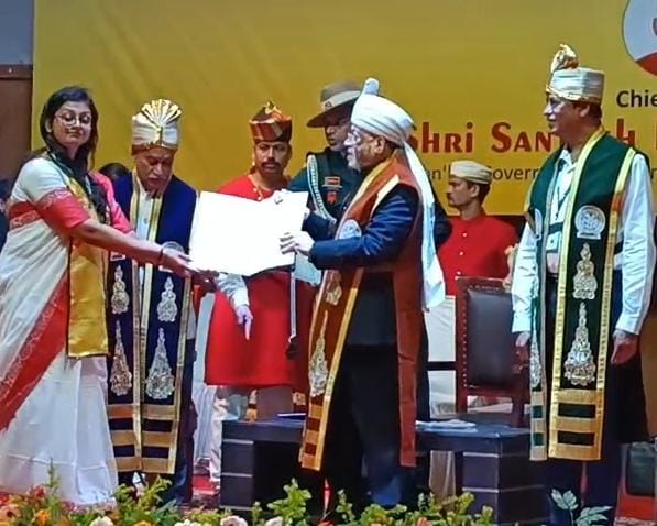 धनबादः हर शिक्षित युवा समाज के एक बच्चे की शिक्षा की जिम्मेदारी लें- राज्यपाल