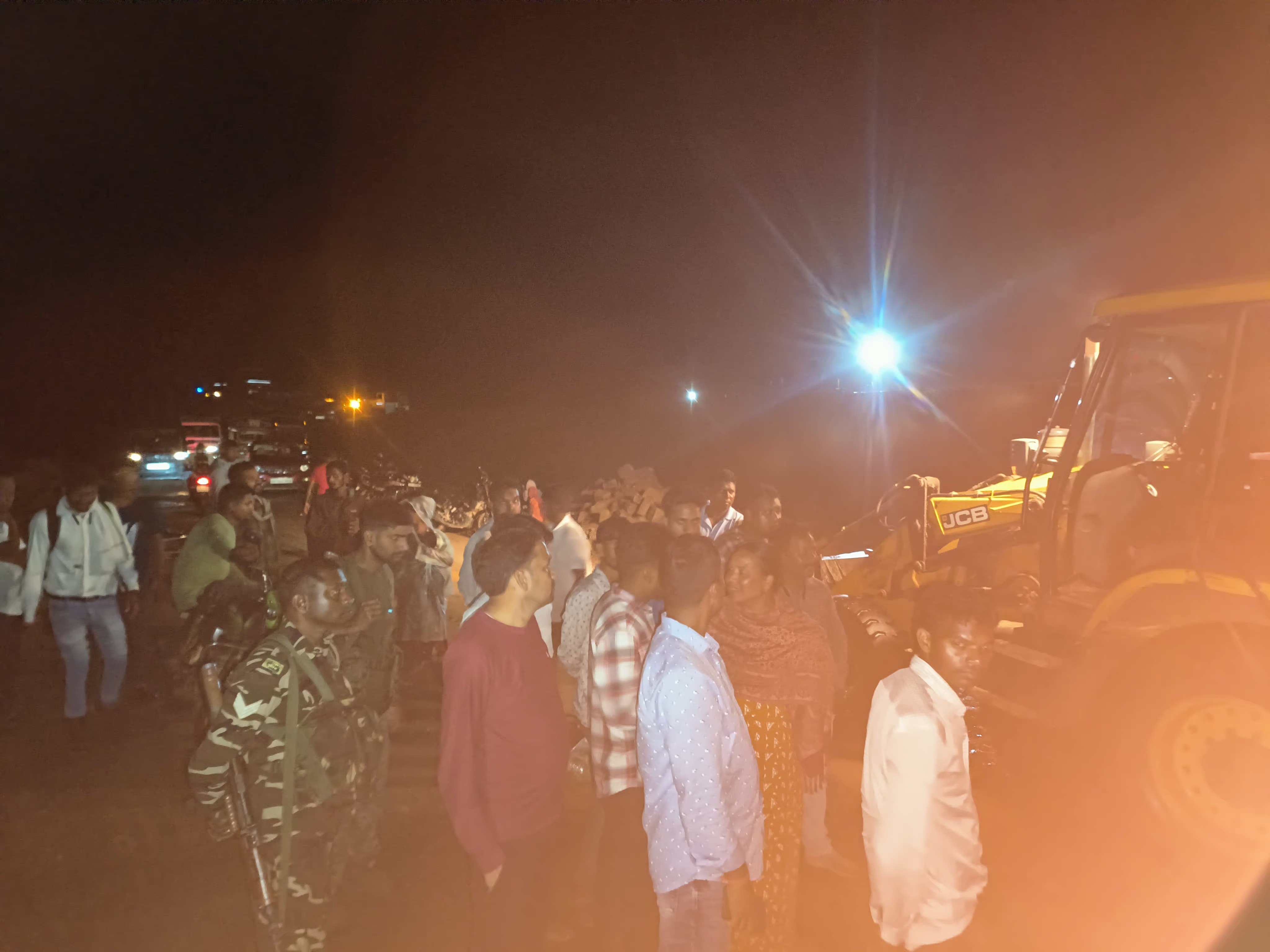गुमला में भारी बारिश, चैनपुर-डुमरी-महुआडांड़ मुख्य मार्ग पर आवागमन बाधित