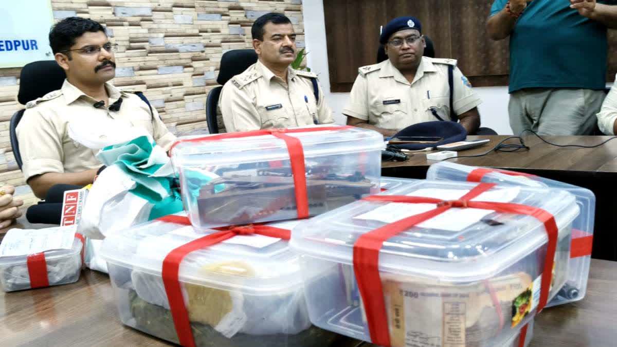 जमशेदपुरः सोनारी में अवैध हथियार बनाने की फैक्ट्री का भंडाफोड़, हथियार-गोली बरामद