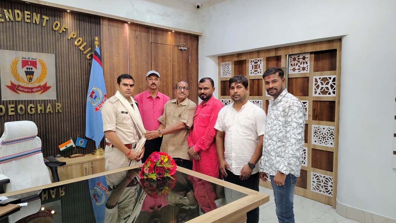 देवघरः वैश्य मोर्चा के पदाधिकारी एसपी से मिले, दिया सहयोग का आश्वासन