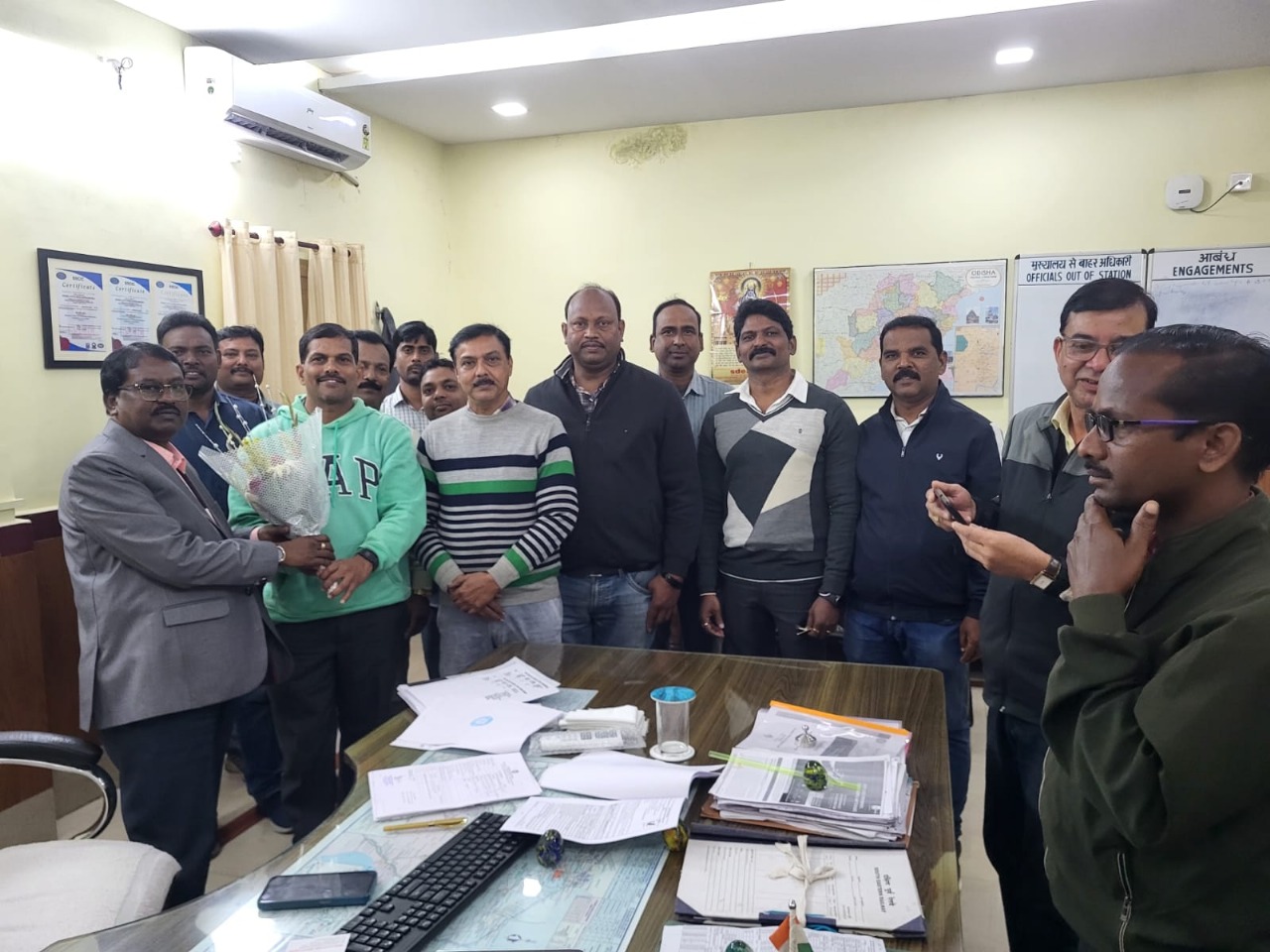 चक्रधरपुरः रेलवे मेंस कांग्रेस ने नए सीनियर डीएमई का किया स्वागत