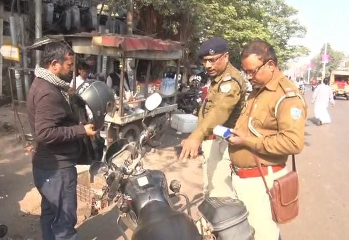 धनबादः नए साल को लेकर पुलिस का सघन वाहन जांच अभियान शुरू