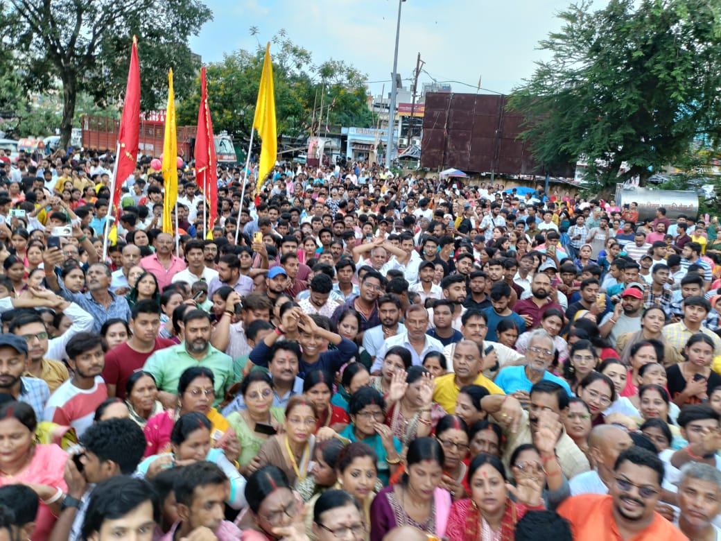 देवघरः रथयात्रा में उमड़ी श्रद्धालुओं की भीड़