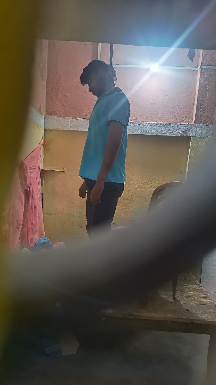 लातेहारः युवक ने फांसी लगा कर ली आत्‍महत्‍या