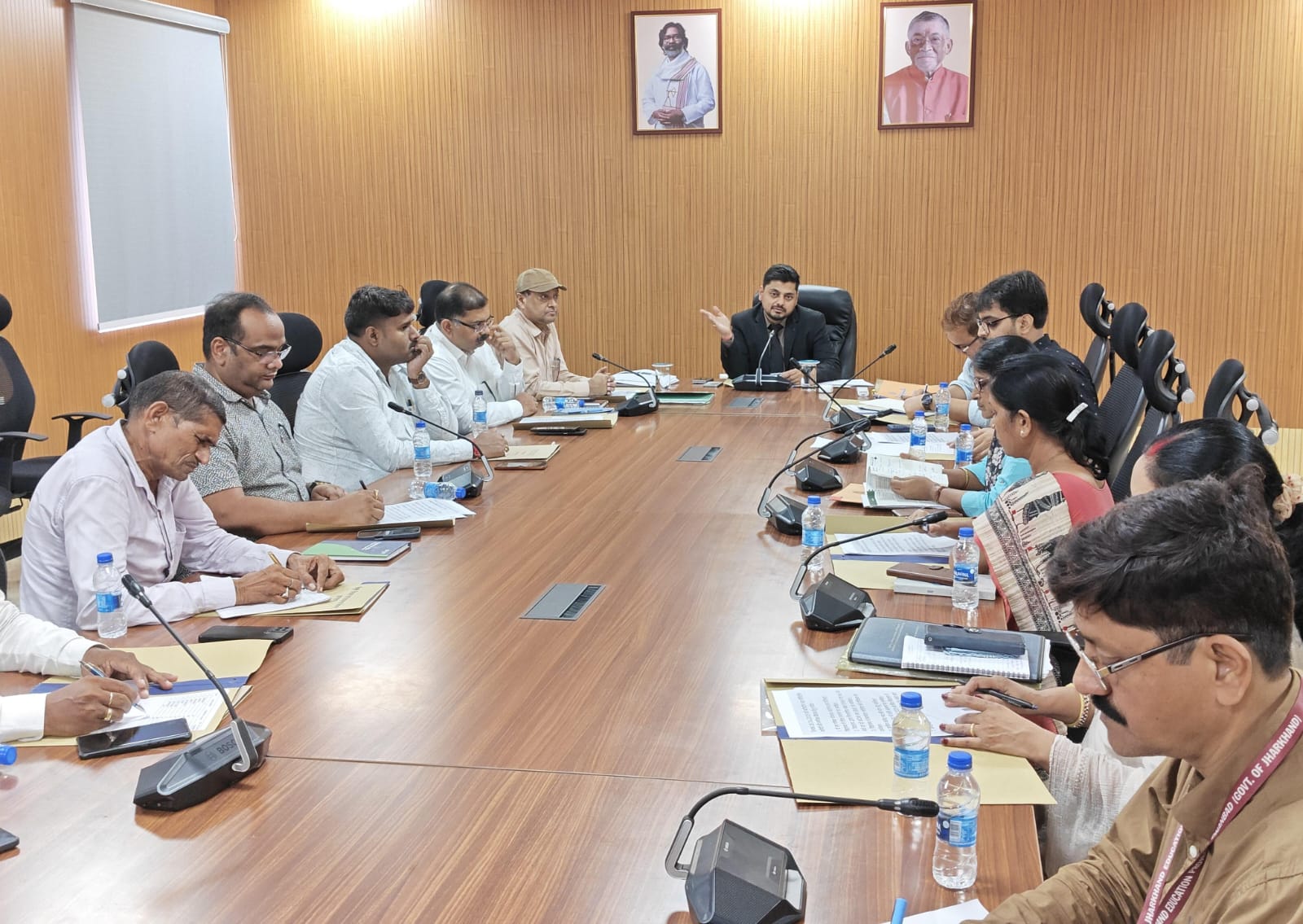 धनबादः सड़क सुरक्षा समिति की बैठक, अतिक्रमण हटाकर ट्रैफिक सुधारने का निर्देश