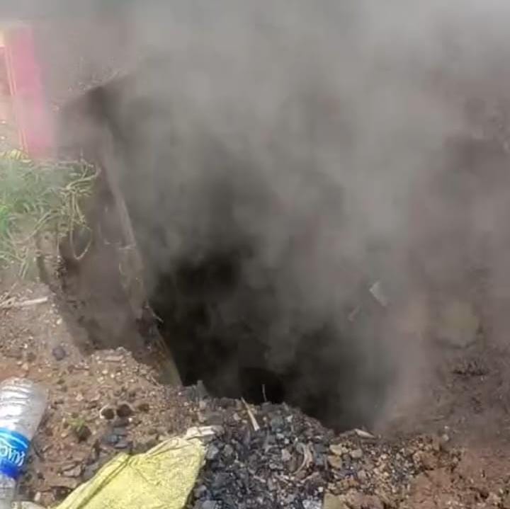 धनबादः बांसजोड़ा में भूमिगत आग, गैस रिसाव से दहशत में ग्रामीण