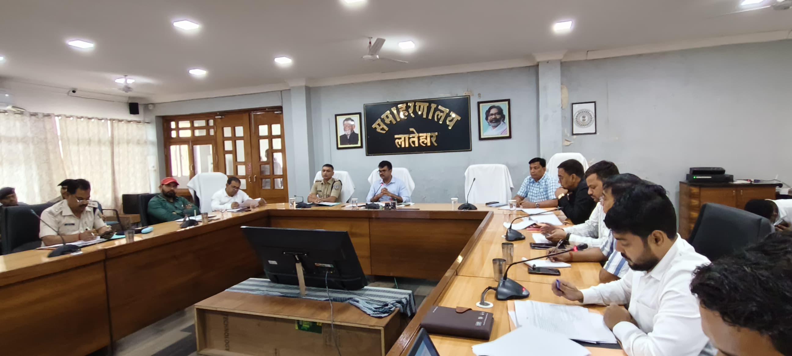 लातेहारः 1 माह में अवैध खनन में लगे 33 वाहन जब्त, 62 लाख जुर्माना की वसूली