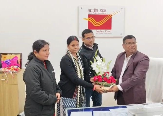 धनबाद के नये डाक अधीक्षक दीपक कुमार सिन्हा ने पदभार संभाला, कहा- बेहतर सेवा पर रहेगा फोकस