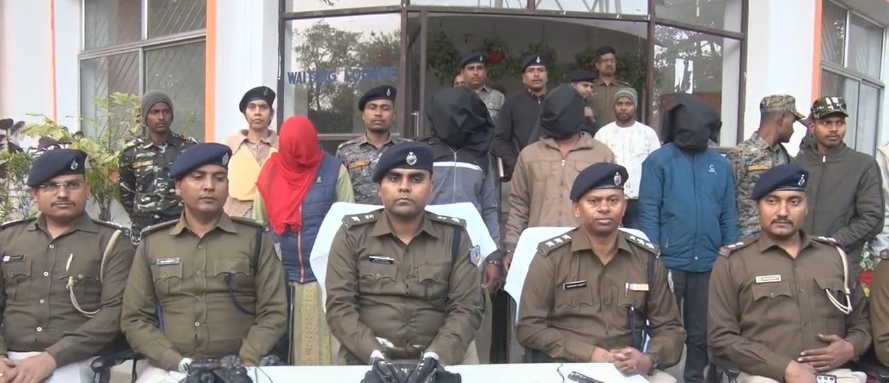 धनबादः SNMMCH में बच्चा चोरी कांड का खुलासा, 3 लाख में हुआ था सौदा; महिला समेत 4 अरेस्ट