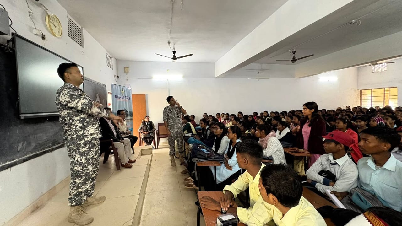 चक्रधरपुरः जेएलएन कॉलेज में अग्निवीर भर्ती पर जागरूकता कार्यक्रम