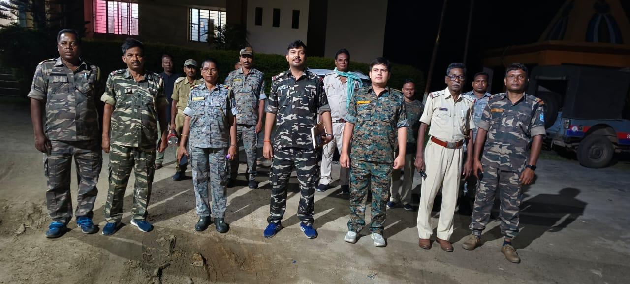 सरायकेलाः पुलिस ने 16 अभियुक्तों-वारंटियों को किया गिरफ्तार