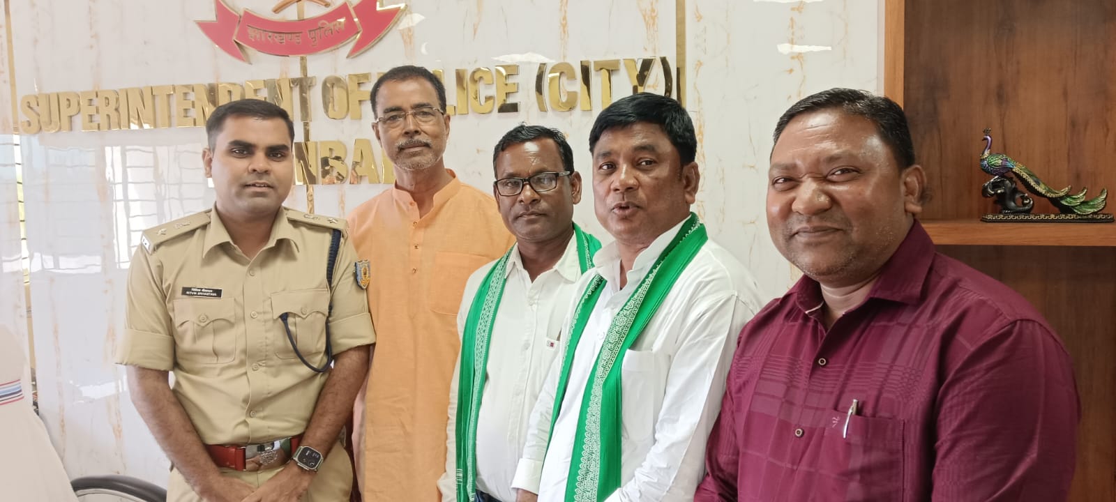 धनबादः सिटी एसपी से मिला प्रतिनिधिमंडल, ट्रैफिक पुलिस की तैनाती की मांग