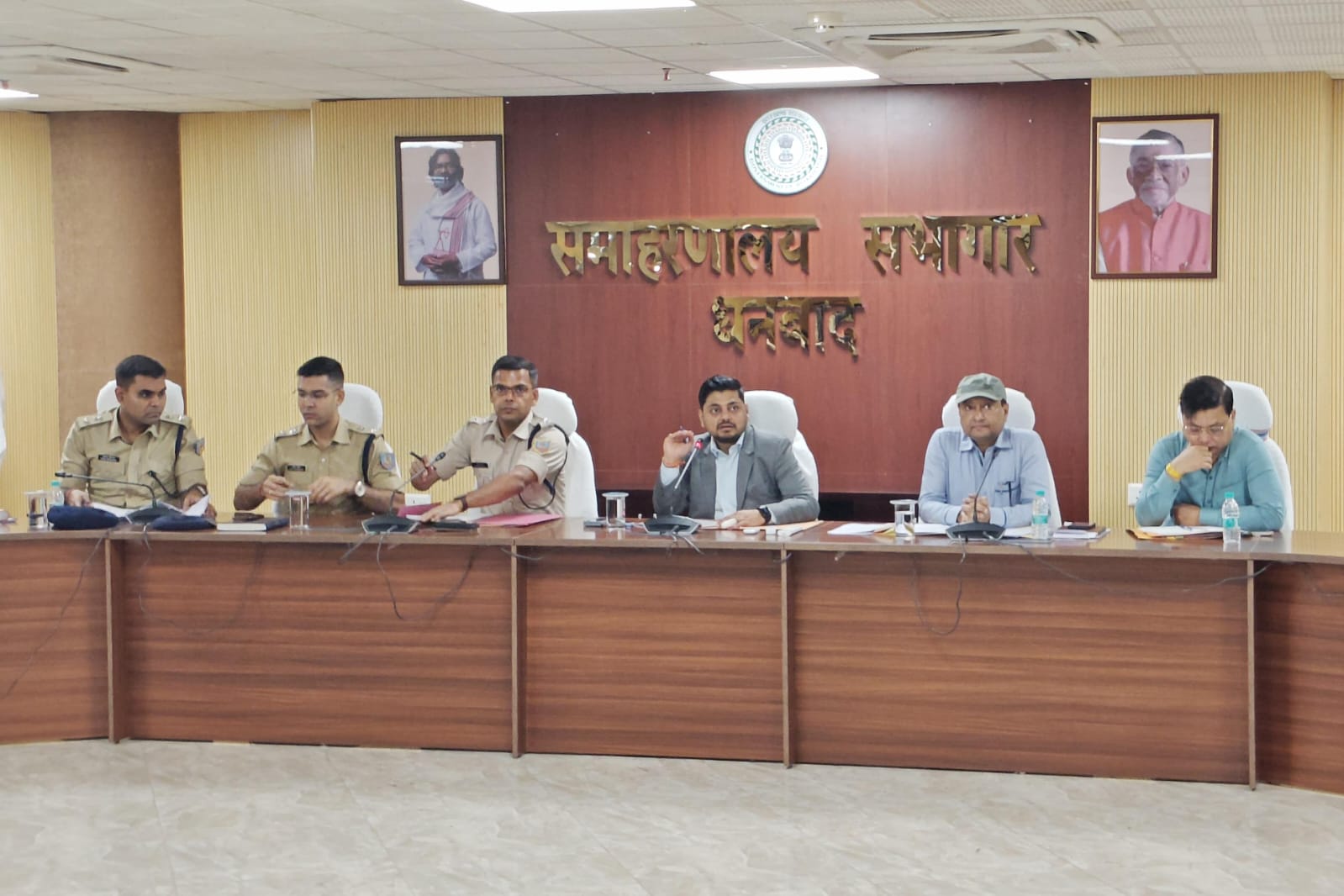 धनबादः राष्ट्रपति के दौरे को लेकर तैयारियां अंतिम चरण में, DC-SSP ने की समीक्षा