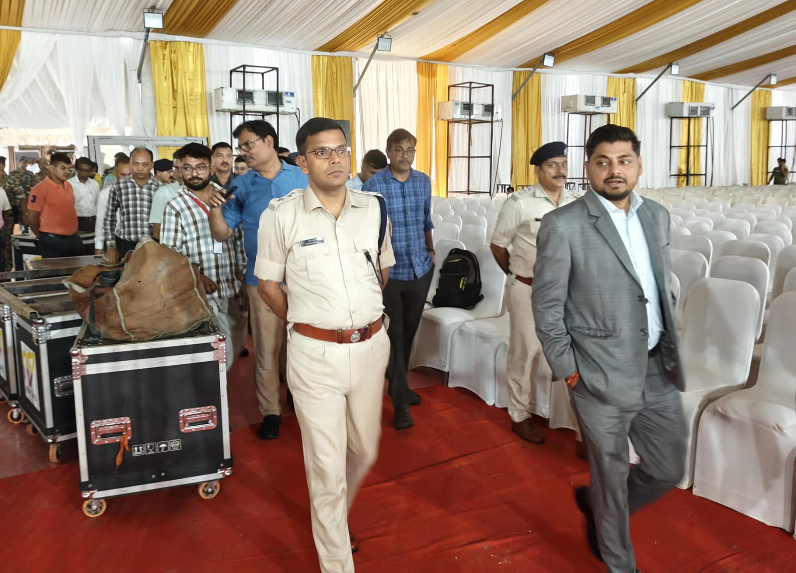 धनबाद: डीसी ने IIT-ISM में राष्ट्रपति के कार्यक्रम स्थल का लिया जायजा