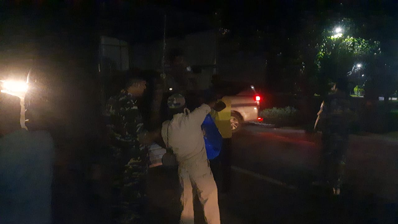 सरायकेलाः राजनगर थाना के समीप टैंकर के धक्के से युवक की मौत