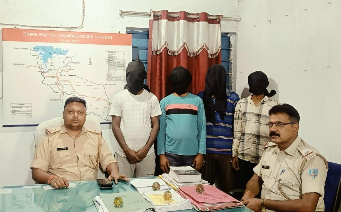सरायकेला : पुलिस के विशेष अभियान में 25 वारंटी गिरफ्तार