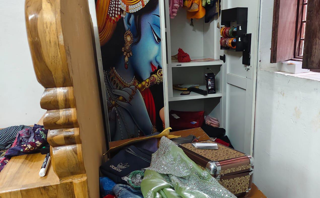 पलामूः पांकी में आर्मी जवान के घर लाखों की चोरी