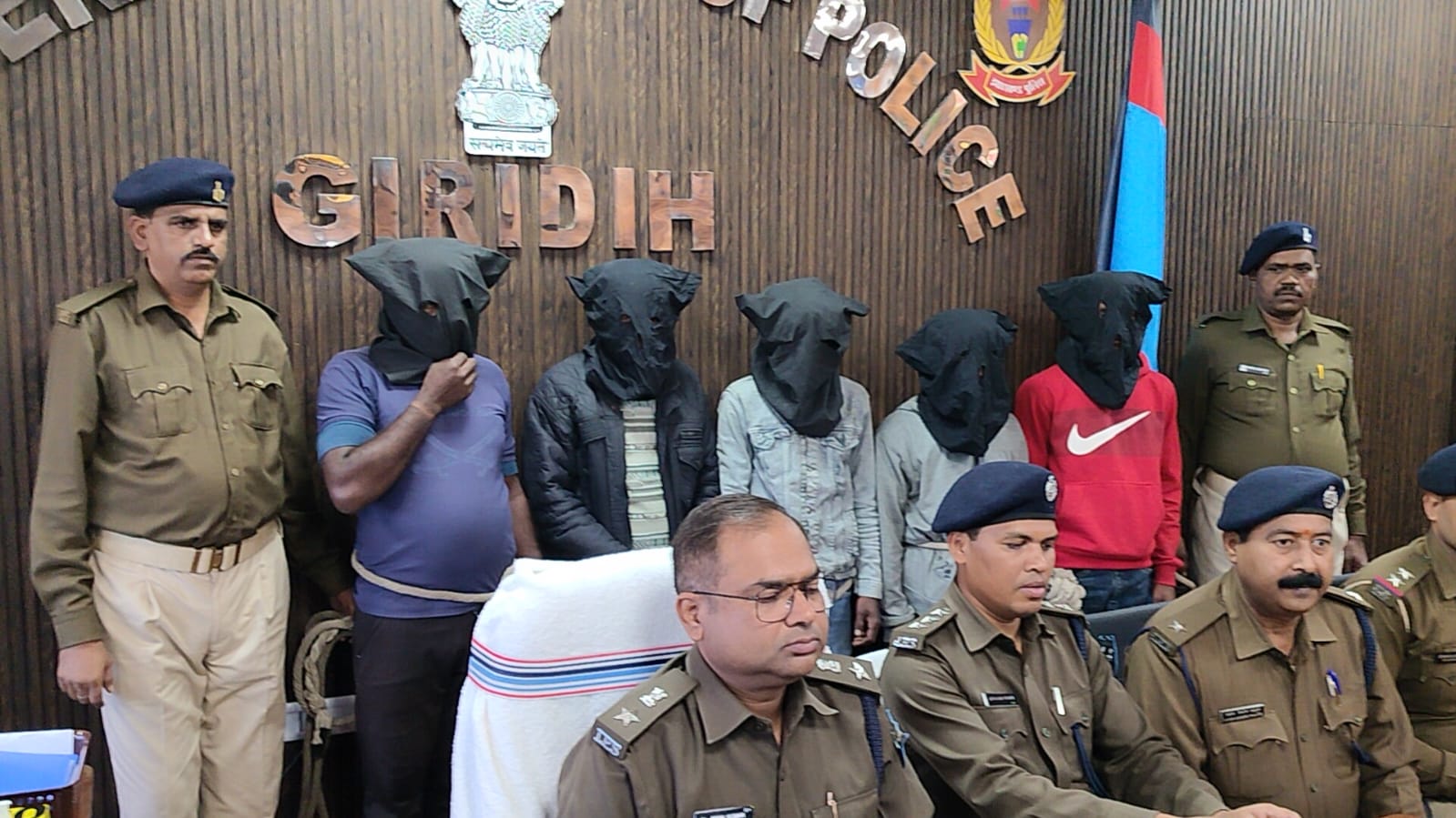 गिरिडीहः पारिवारिक विवाद में चली गोली, पुलिस ने 5 आरोपियों को किया गिरफ्तार