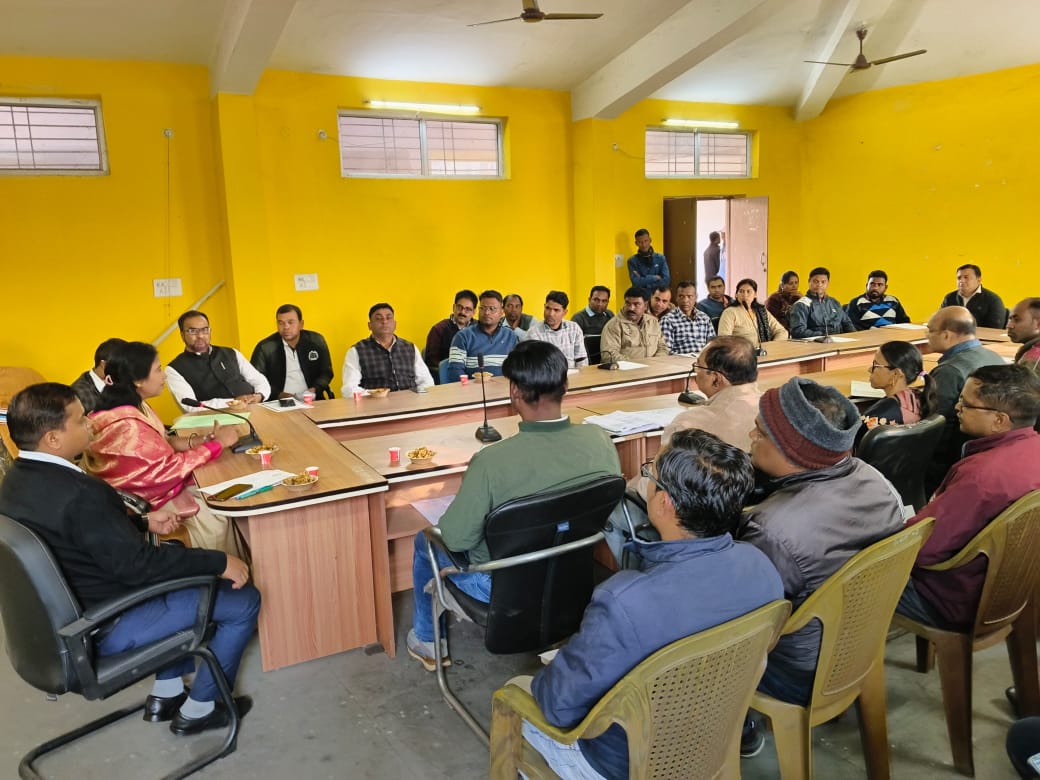 रामगढ़ः विधायक ममता ने की समीक्षा बैठक, कहा- ग्रामीणों के काम में कोताही बर्दाश्त नहीं की जाएगी