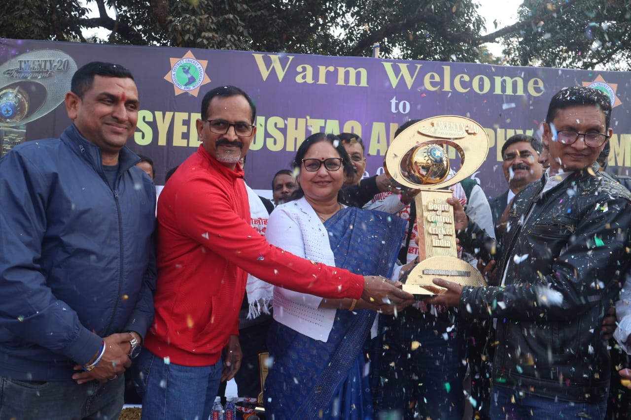 सैयद मुस्ताक अली ट्रॉफी का सिमडेगा में भव्य स्वागत, क्रिकेट प्रेमियों में दिखा उत्साह