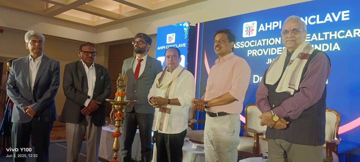 छत्तीसगढ़ के कुछ लोग झारखंड में हॉस्पिटल खोल गरीबों का खून चूस रहेः इरफान