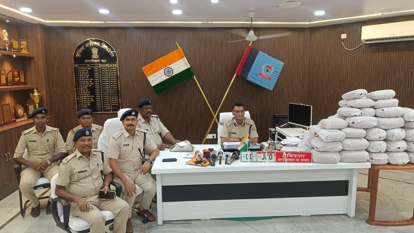 सिमडेगाः कार से डेढ़ करोड़ का गांजा जब्त