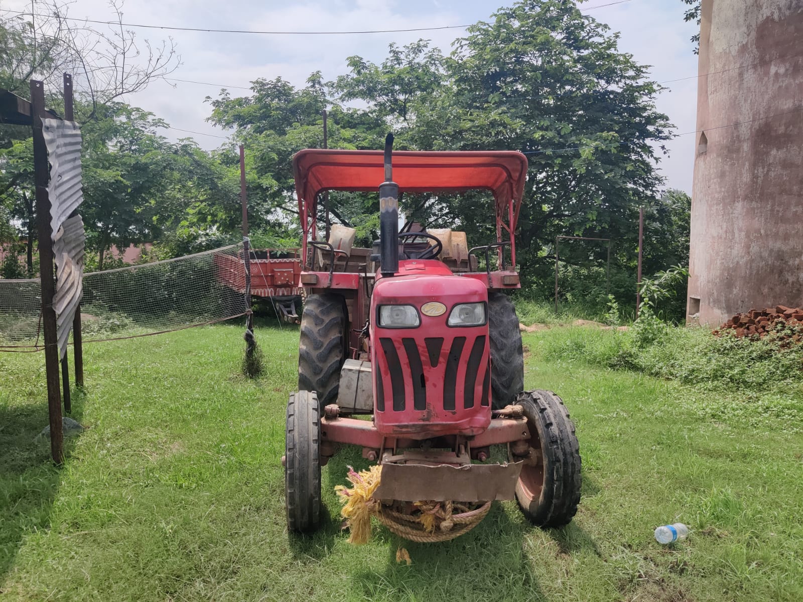 सरायकेला : चांडिल में अवैध बालू लदे दो ट्रैक्टर जब्त