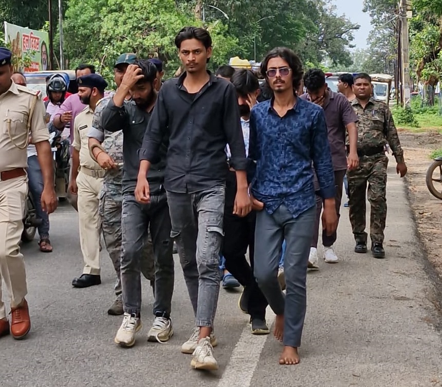 हजारीबाग की ज्वेलर्स दुकान में गोलीबारी करने वाले 9 आरोपी गिरफ्तार