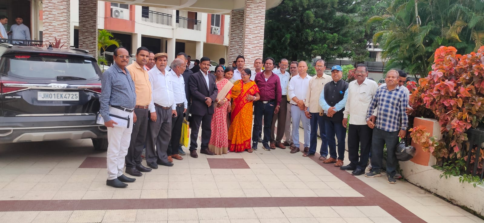 जमशेदपुरः कुम्हार समाज का प्रतिनिधिमंडल पिछड़ा आयोग के अध्यक्ष से मिला