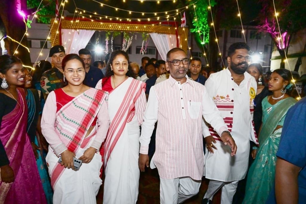 करम पर्व हमारी समृद्ध संस्कृति, सभ्यता और जीवनशैली का प्रतीकः सीएम