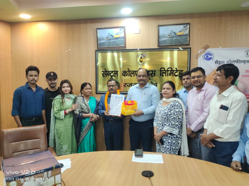 रामगढ़ः सीसीएल रजरप्पा के सेवानिवृत्त 3 कर्मियों को दी गई विदाई