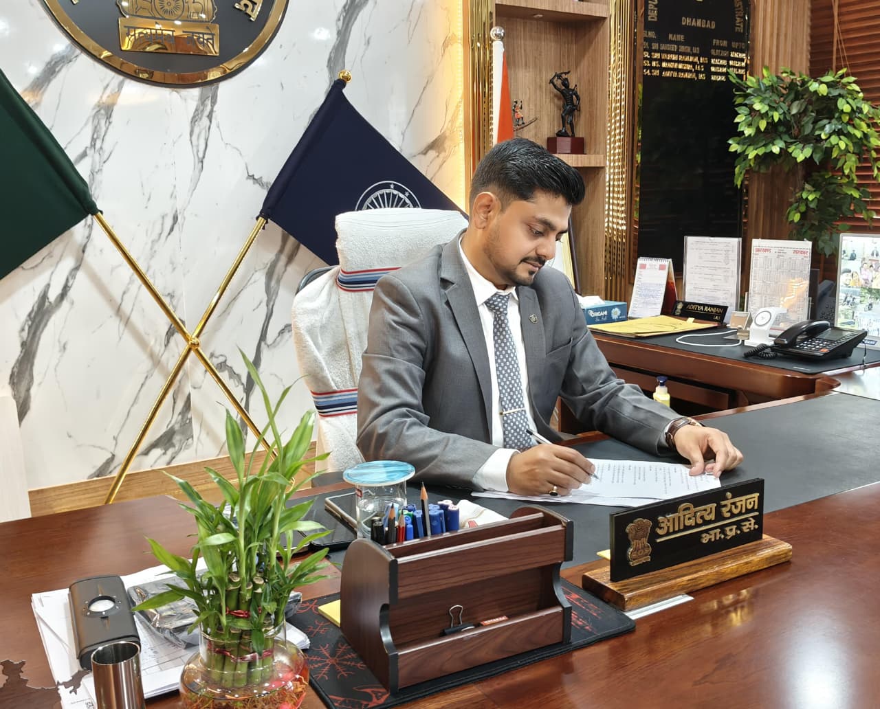 धनबादः नवोदय विद्यालय में फर्जी प्रमाणपत्र का मामला, DC के निर्देश पर 16 के खिलाफ केस दर्ज