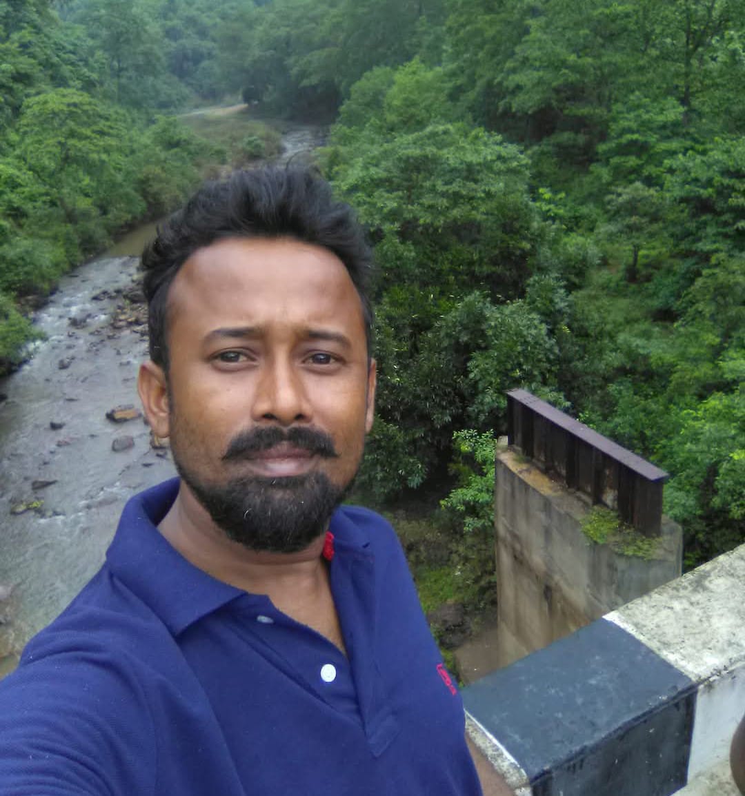 चाईबासाः मनोहरपुर में युवक ने फांसी लगा कर ली आत्महत्या