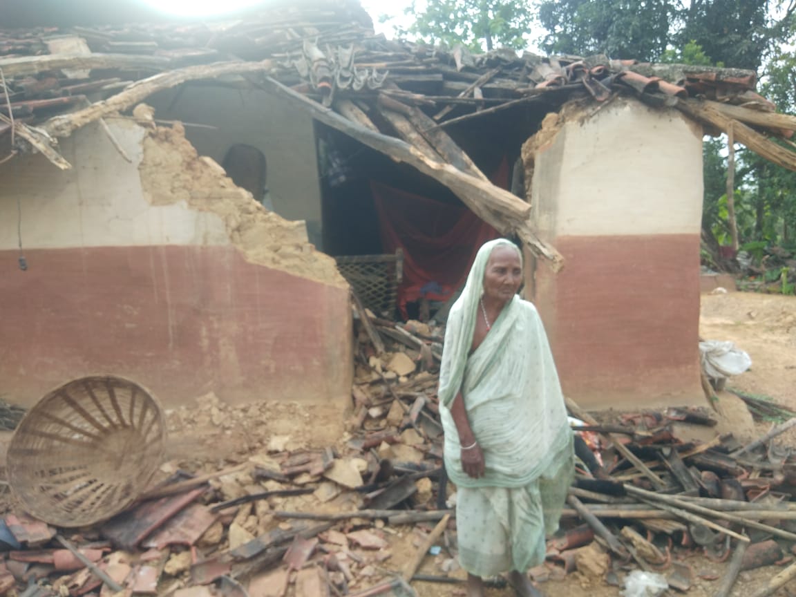 सरायकेला : चांडिल में जंगली हाथियों का उत्पात जारी, दो मकान किया ध्वस्त