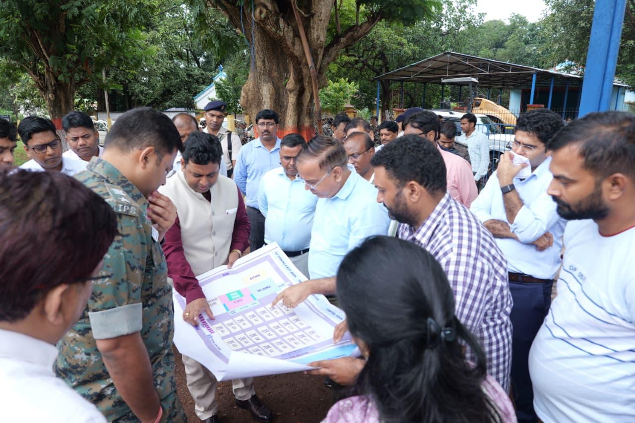 चाईबासाः गुवा शहीद दिवस समारोह 8 को, CM लेंगे भाग, DC-SP ने लिया जायजा